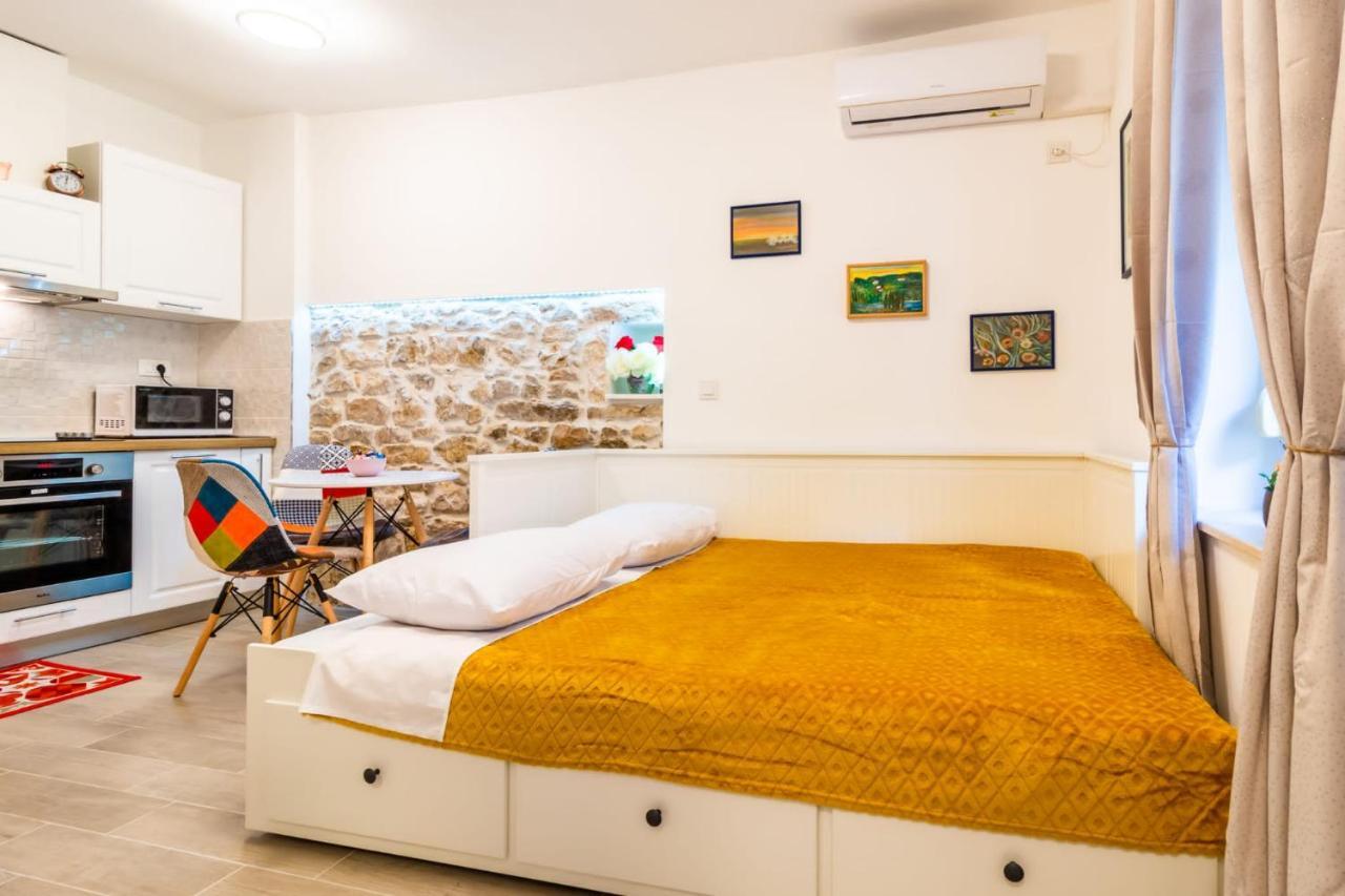 Studio Apartman Mirela Kastel Stafilic Kastela Ngoại thất bức ảnh